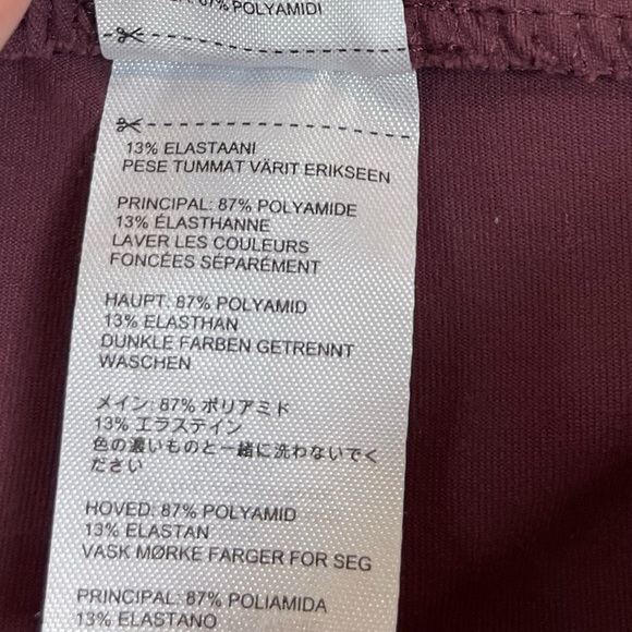 🥑5/$25 Gymshark Core Leggings winter berry color sz XS - Picture 6 of 6